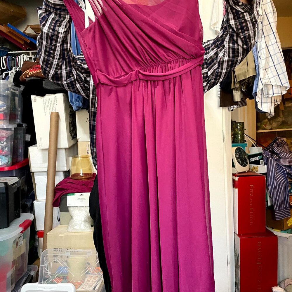 DAVID'S BRIDAL SIZE 6 SHORT BRIDESMAID PURPLE PINK